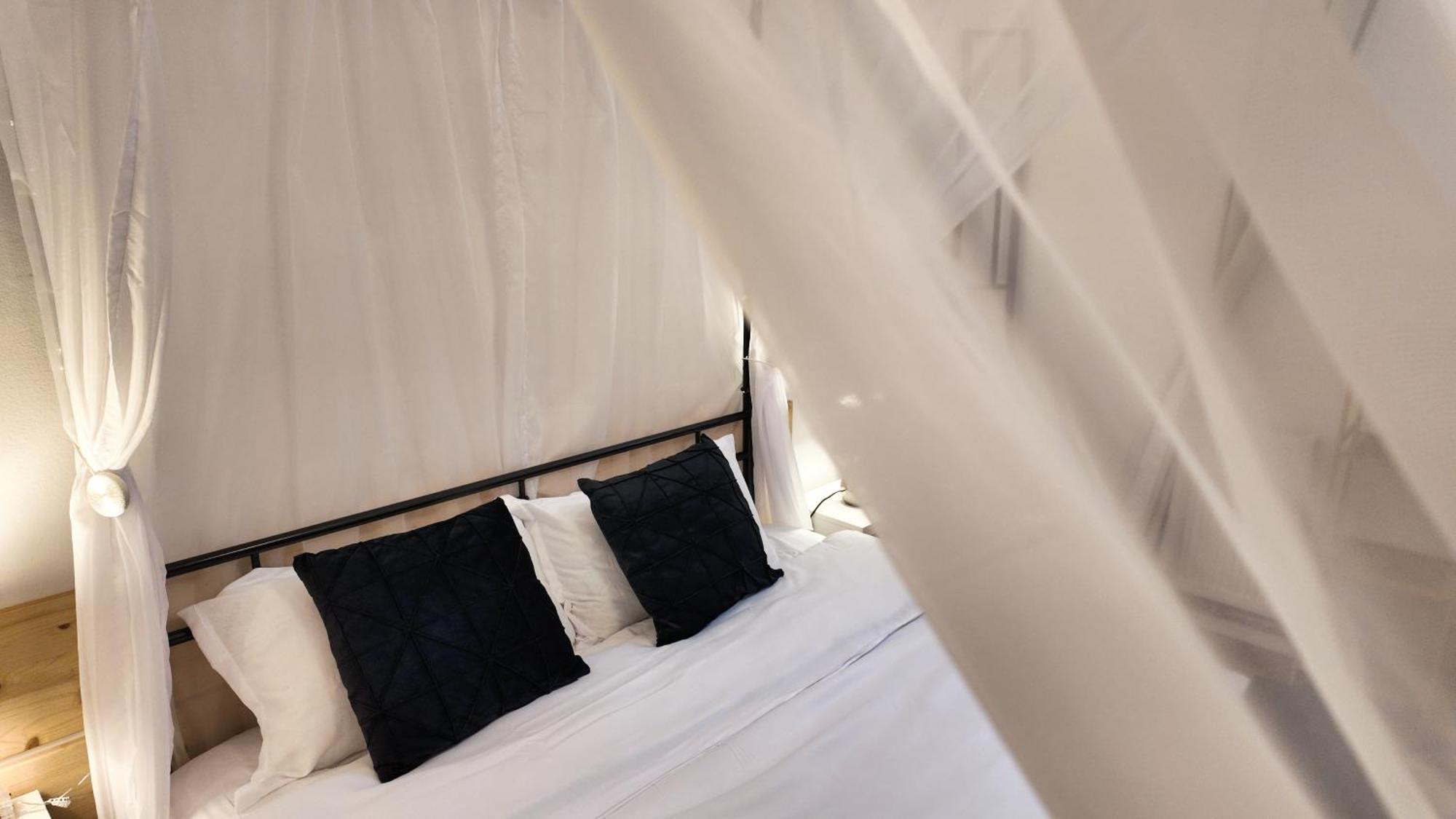 Intimo Oldtown Romantic Apartment Брашов Экстерьер фото