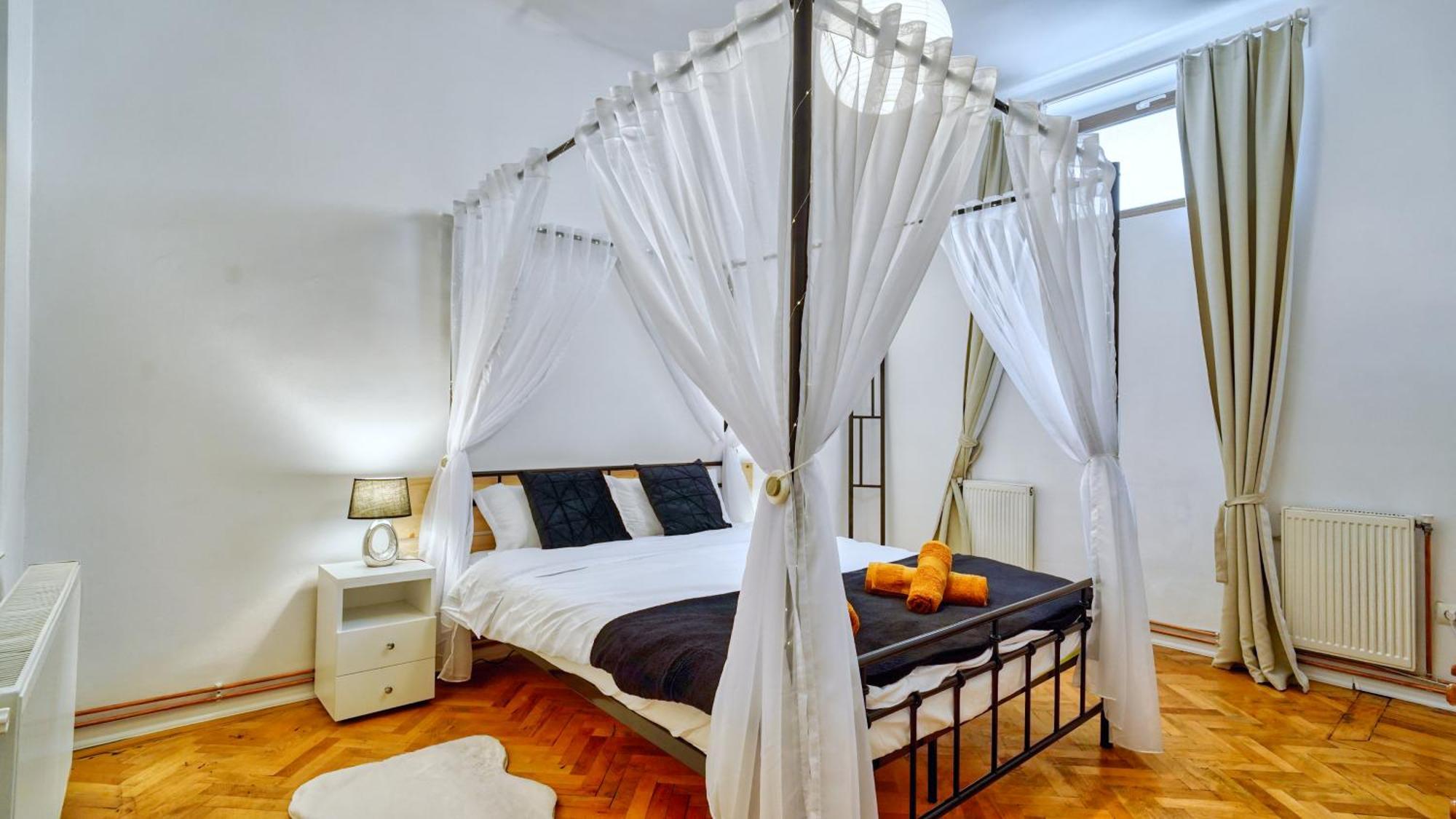 Intimo Oldtown Romantic Apartment Брашов Экстерьер фото